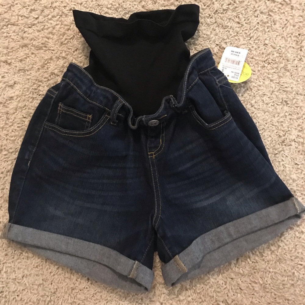 Motherhood Bounceback shorts size small NWT